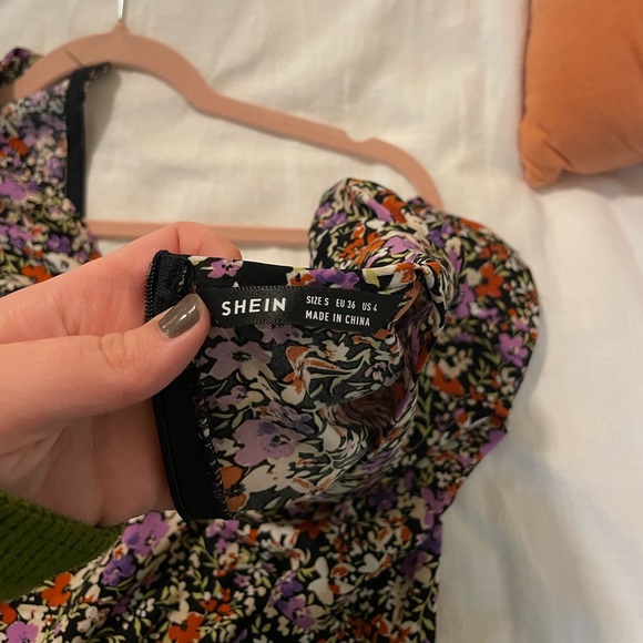 Floral short dress, size small - Picture 2 of 3